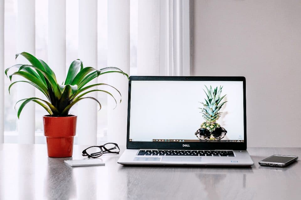Syncing a personal calendar with a community calendar